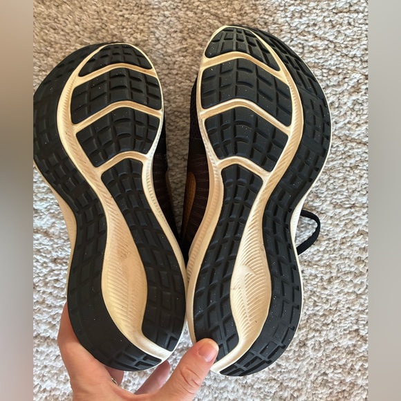 Nike Downshifter Women's Black and bronze Sneakers-size 7 - Picture 7 of 7